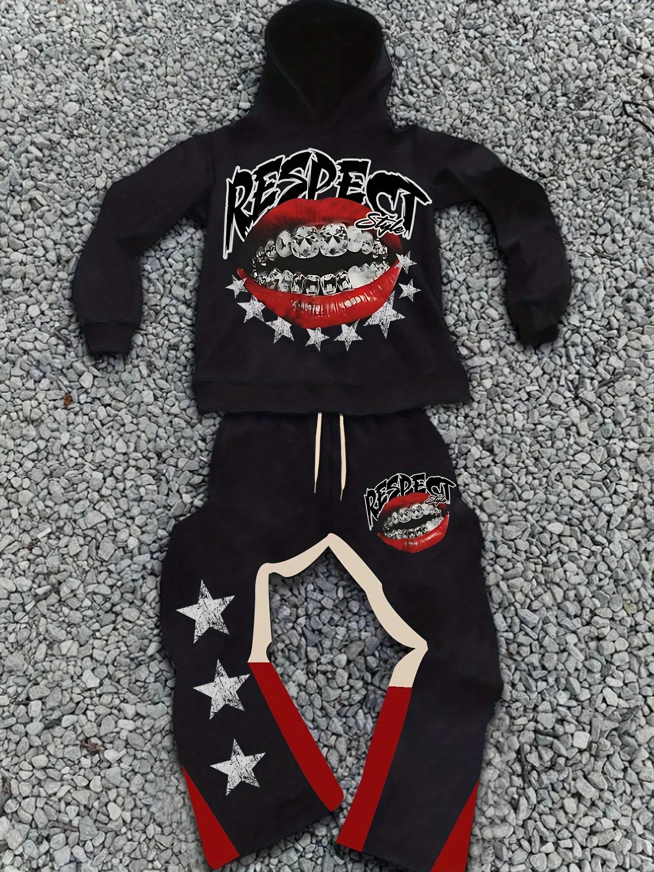 Herren Streetwear Set – Schwarzer Hoodie & Jogginghose mit "RESPECT", roten Lippen, diamantbesetzten Zähnen und weißen Sternen