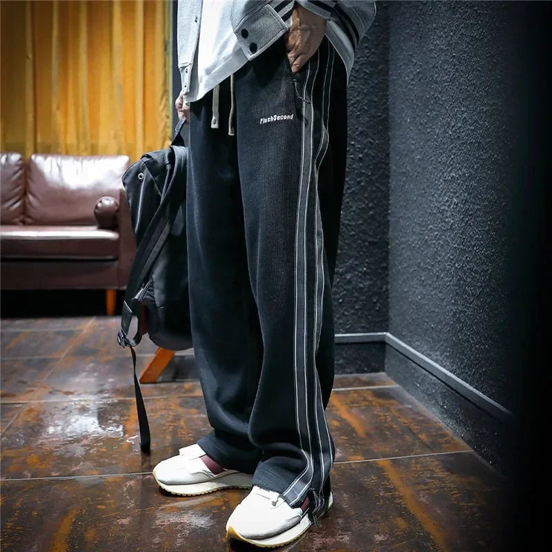Herren Sweatpants – Baumwoll Jogginghose mit Retro-Streifen & Patchwork