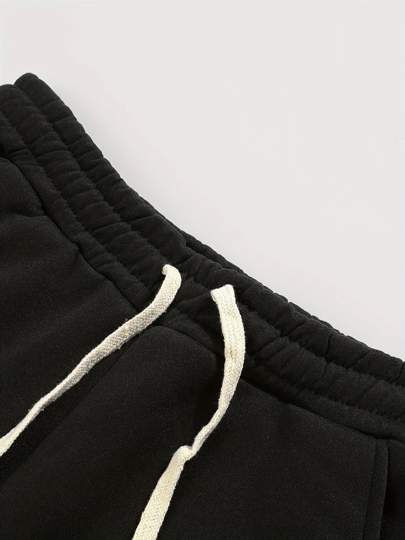 Herren Streetwear Set – Schwarzer Hoodie & Jogginghose mit "RESPECT", roten Lippen, diamantbesetzten Zähnen und weißen Sternen